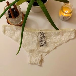 DKNY panty size L cream lace